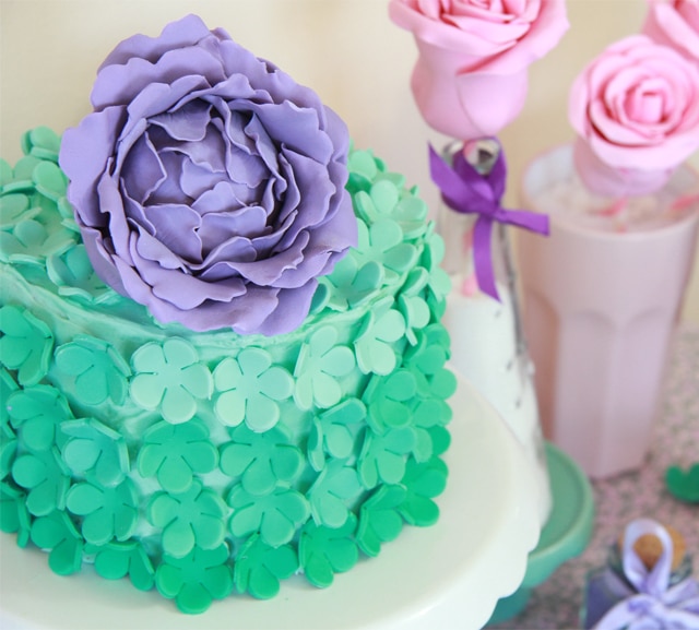 mesa dulce cumpleaños violeta verde agua