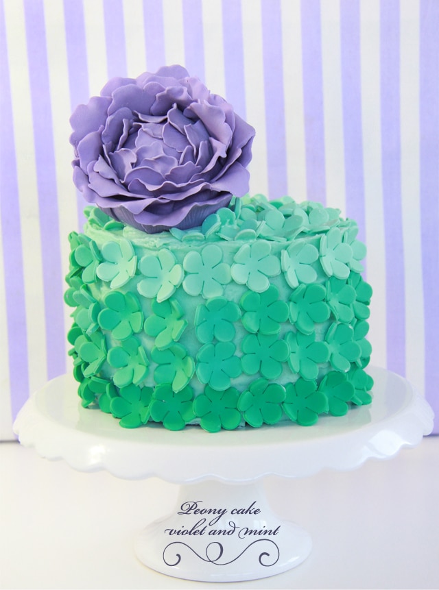 Tarta verde y violeta